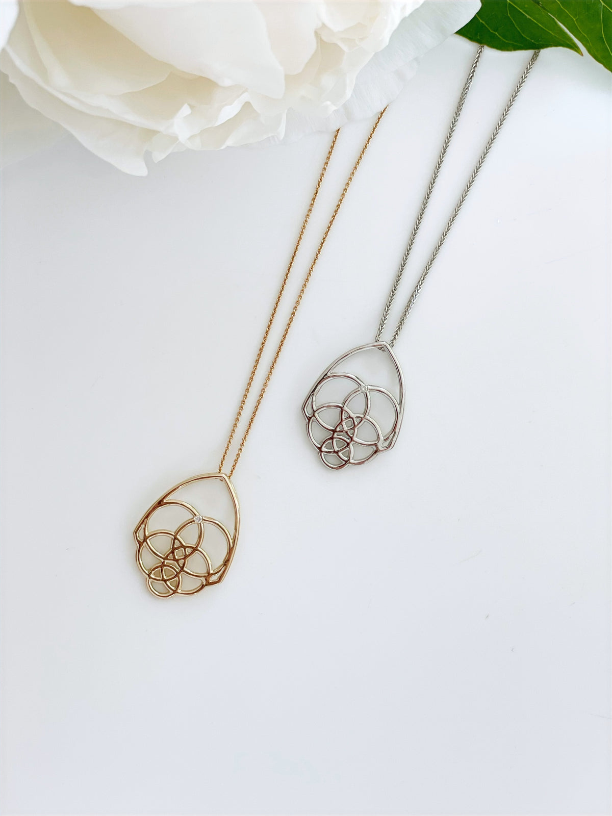 One Diamond Hamsa