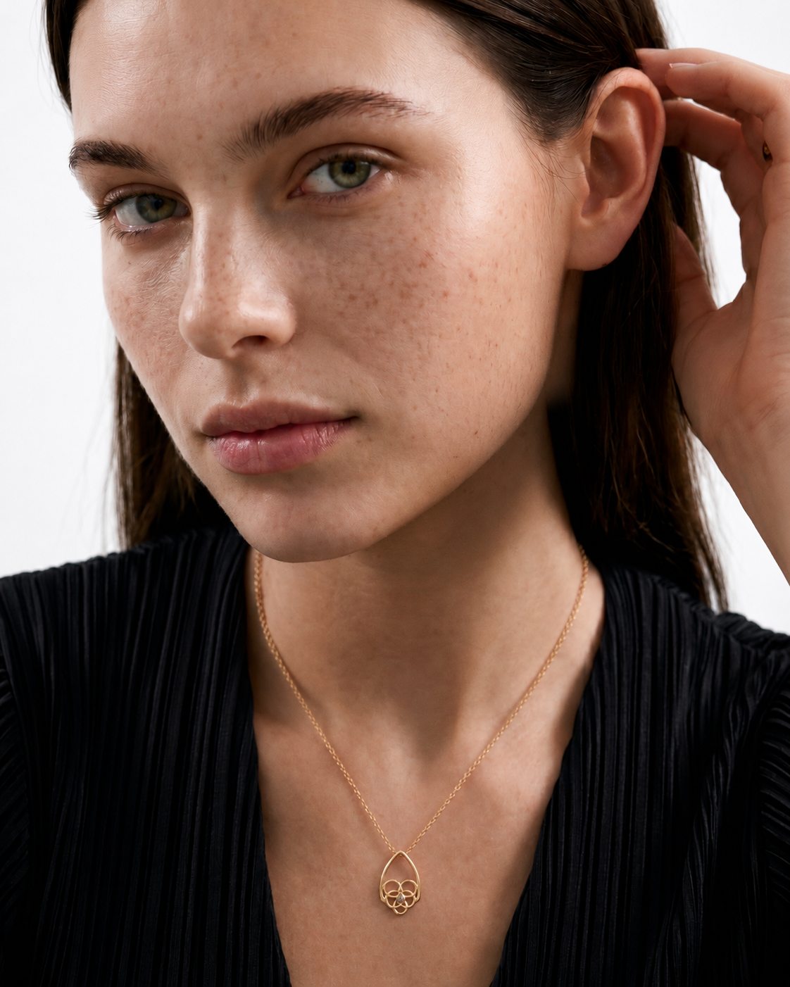 One Diamond Hamsa Small